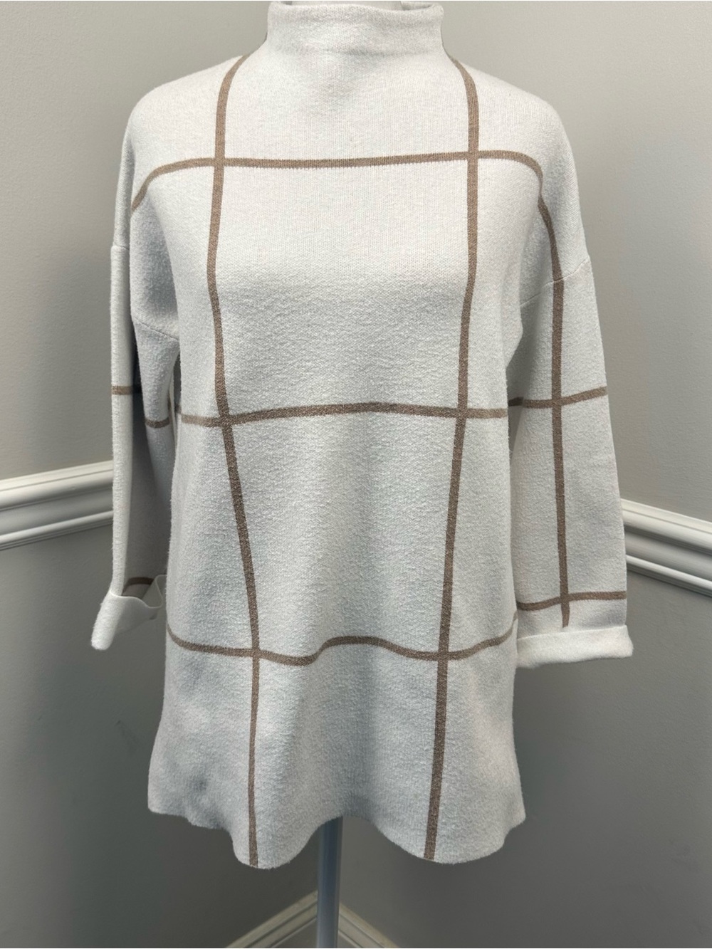 Christian Siriano Cream & Tan Windowpane Turtleneck Sweater M